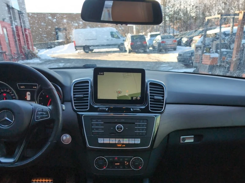 Mercedes-Benz GLE * AMG 43 * CARFAX * БЕЗ ПЪРВОНАЧАЛНА ВНОСКА, снимка 9 - Автомобили и джипове - 52964870