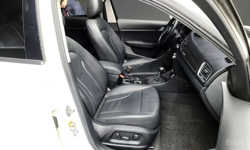 Audi Q3, снимка 11 - Автомобили и джипове - 52997676