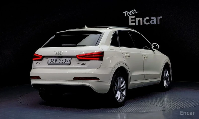 Audi Q3, снимка 2 - Автомобили и джипове - 52997676