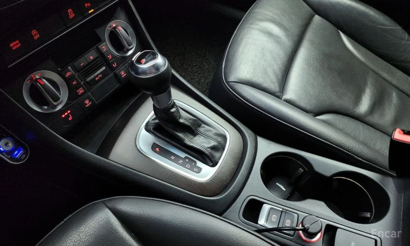 Audi Q3, снимка 9 - Автомобили и джипове - 52997676