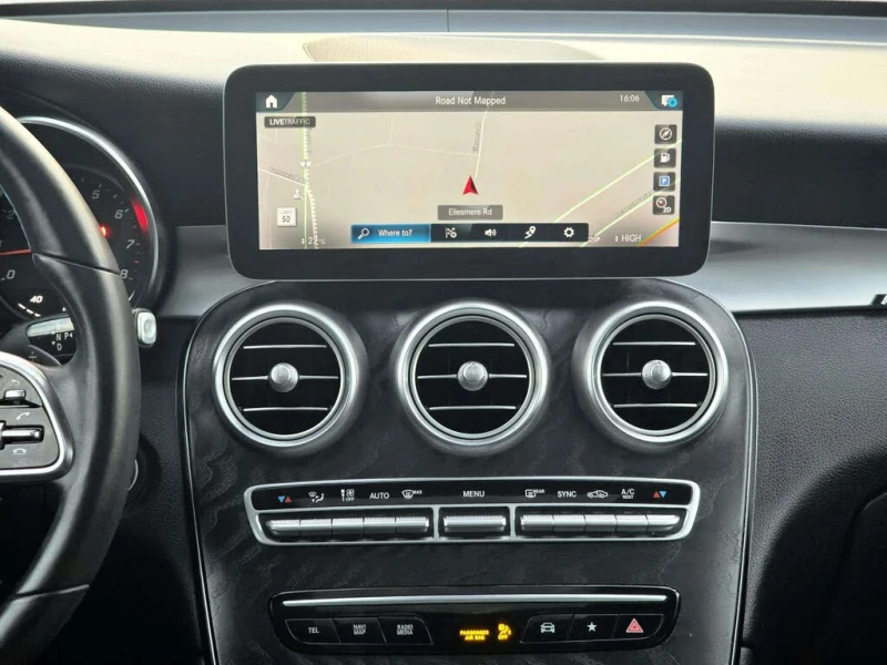 Mercedes-Benz GLC 300 300 4MATIC * CARFAX * АвтоКредит* (ЦЕНА ДО БГ), снимка 12 - Автомобили и джипове - 53262896
