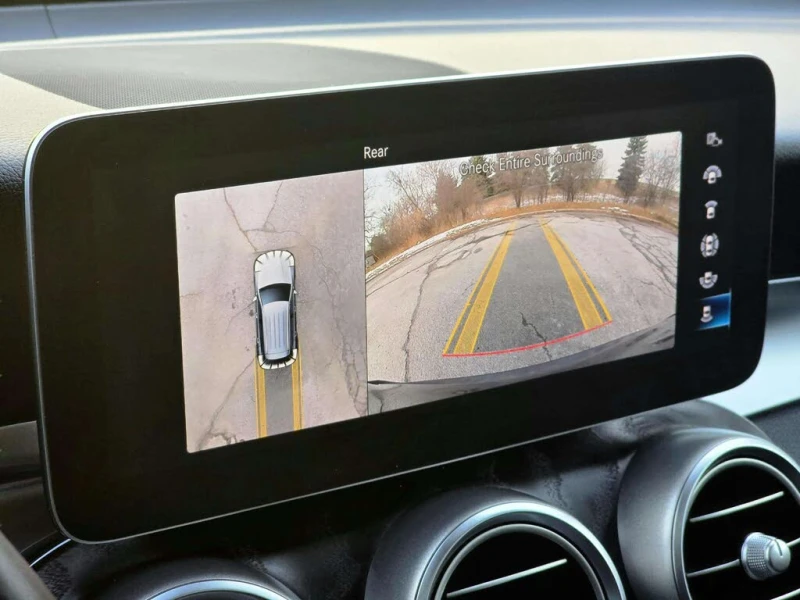 Mercedes-Benz GLC 300 300 4MATIC * CARFAX * АвтоКредит* (ЦЕНА ДО БГ), снимка 13 - Автомобили и джипове - 53262896