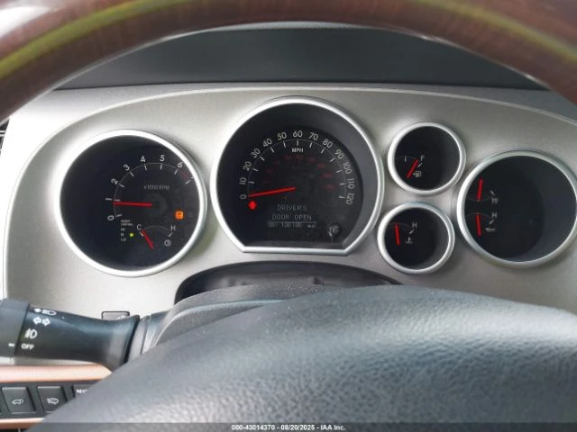 Toyota Sequoia PLATINUM/AWD/CARAMEL - изображение 7
