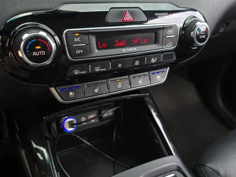 Kia Sorento 2.2 CRDI 4WD - САМО 30% АВАНС, снимка 16 - Автомобили и джипове - 56017234