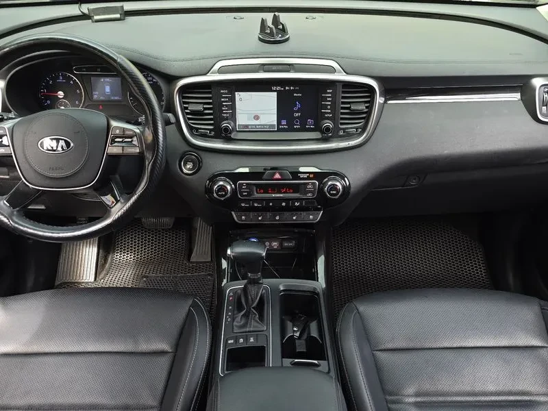 Kia Sorento 2.2 CRDI 4WD - САМО 30% АВАНС, снимка 7 - Автомобили и джипове - 56017234