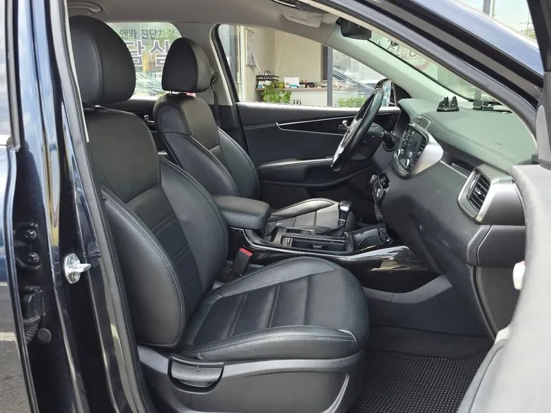 Kia Sorento 2.2 CRDI 4WD - САМО 30% АВАНС, снимка 11 - Автомобили и джипове - 56017234