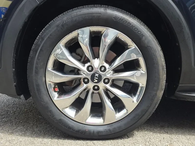 Kia Sorento 2.2 CRDI 4WD - САМО 30% АВАНС, снимка 5 - Автомобили и джипове - 56017234