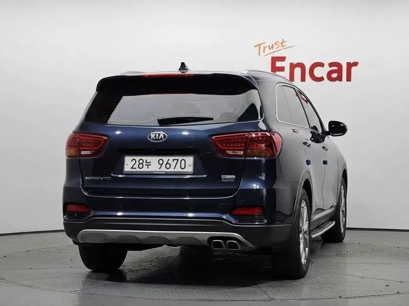 Kia Sorento 2.2 CRDI 4WD - САМО 30% АВАНС, снимка 4 - Автомобили и джипове - 56017234