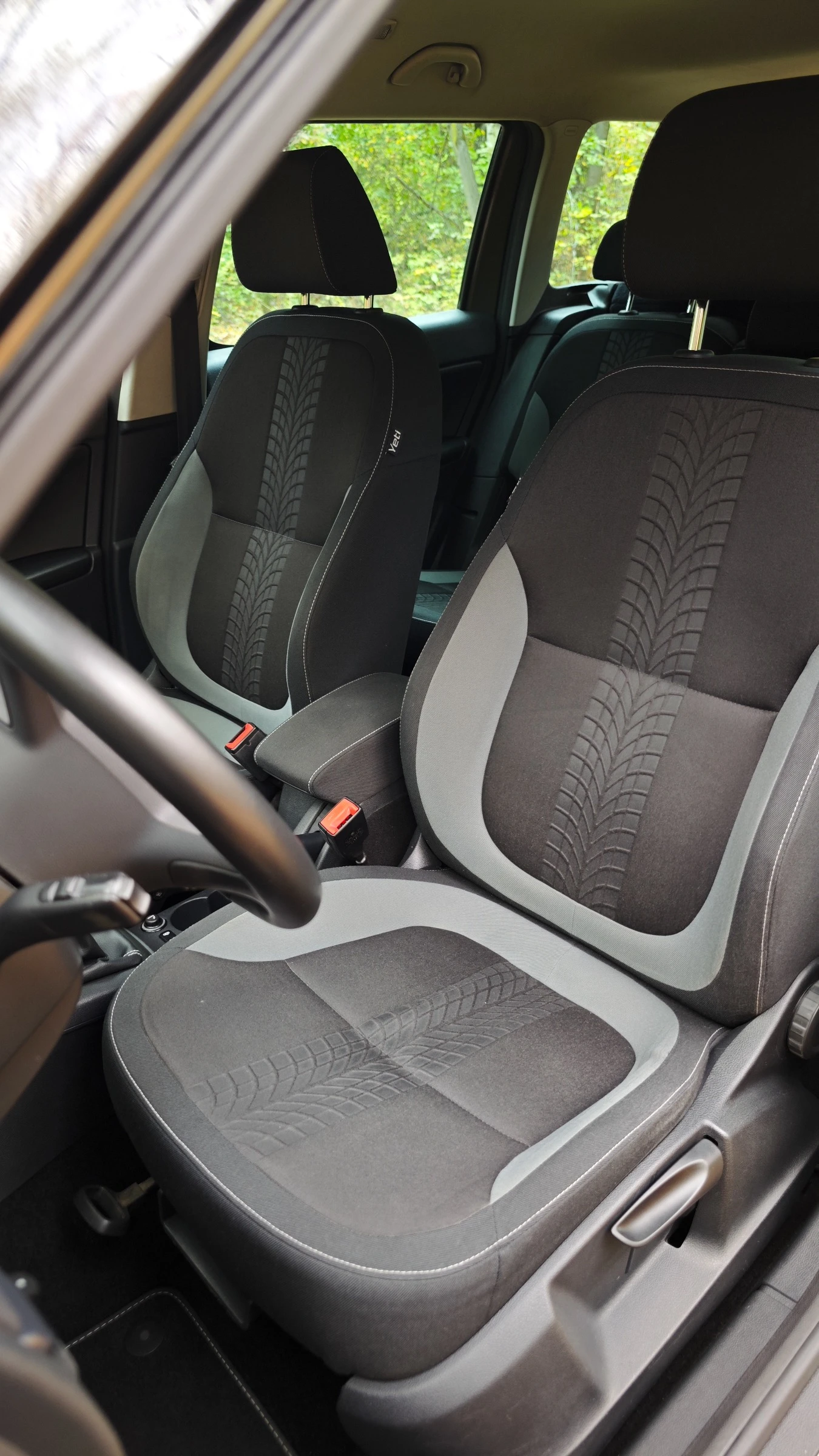 Skoda Yeti 2.0 TDI Adventure 4x4  - изображение 9