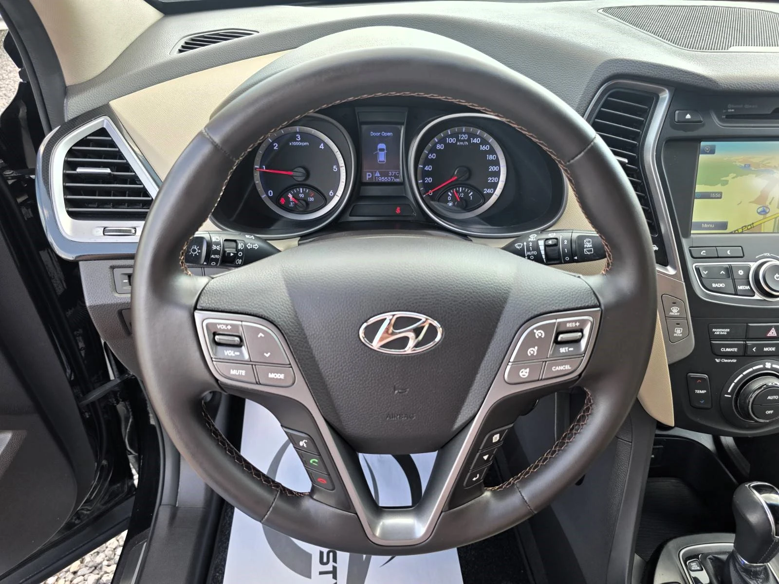 Hyundai Santa fe 2.2crdi/4WD/Automatic/Style, снимка 8 - Автомобили и джипове - 53045859