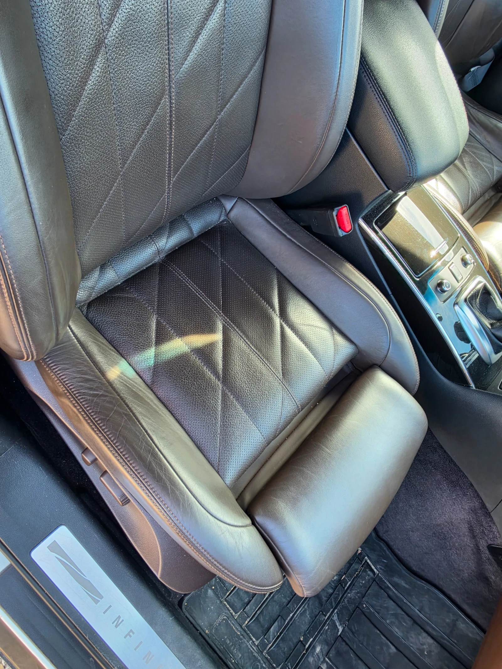 Infiniti QX70 3.0d, снимка 11 - Автомобили и джипове - 56273426
