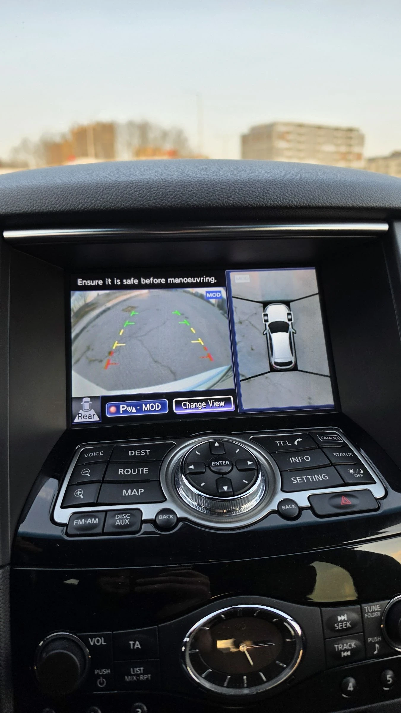 Infiniti QX70 3.0d, снимка 15 - Автомобили и джипове - 53861329