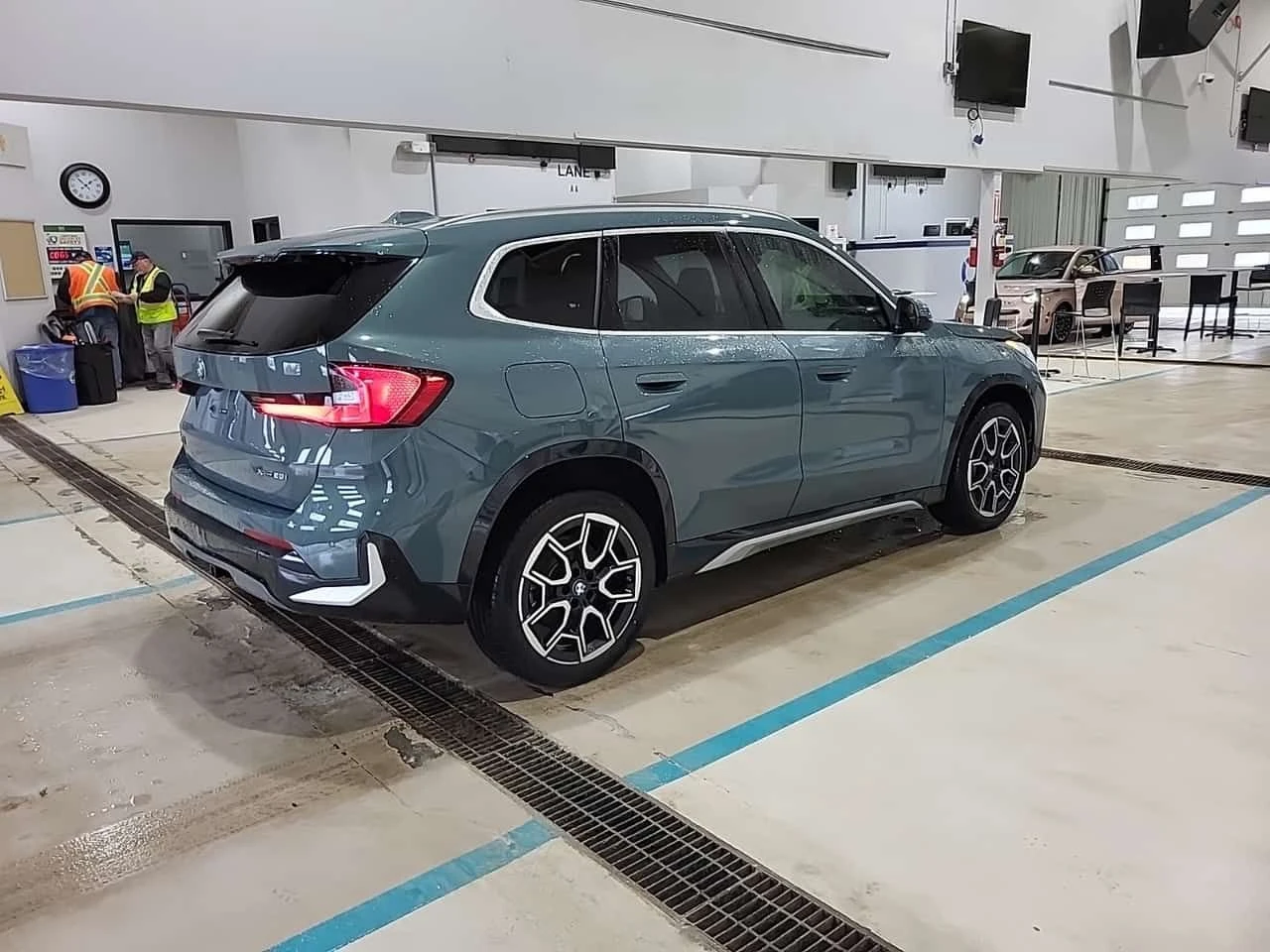 BMW X1 XDRIVE28I| PANORAMA| LANE ASSIST| CARFAX| , снимка 3 - Автомобили и джипове - 53997396