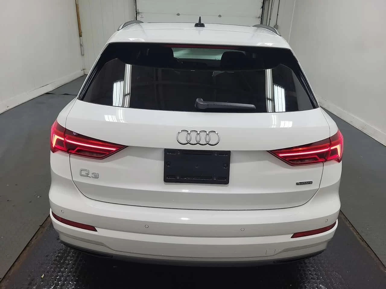 Audi Q3 Komfort /CAMERA/ПОДГРЕВИ, снимка 4 - Автомобили и джипове - 54706634