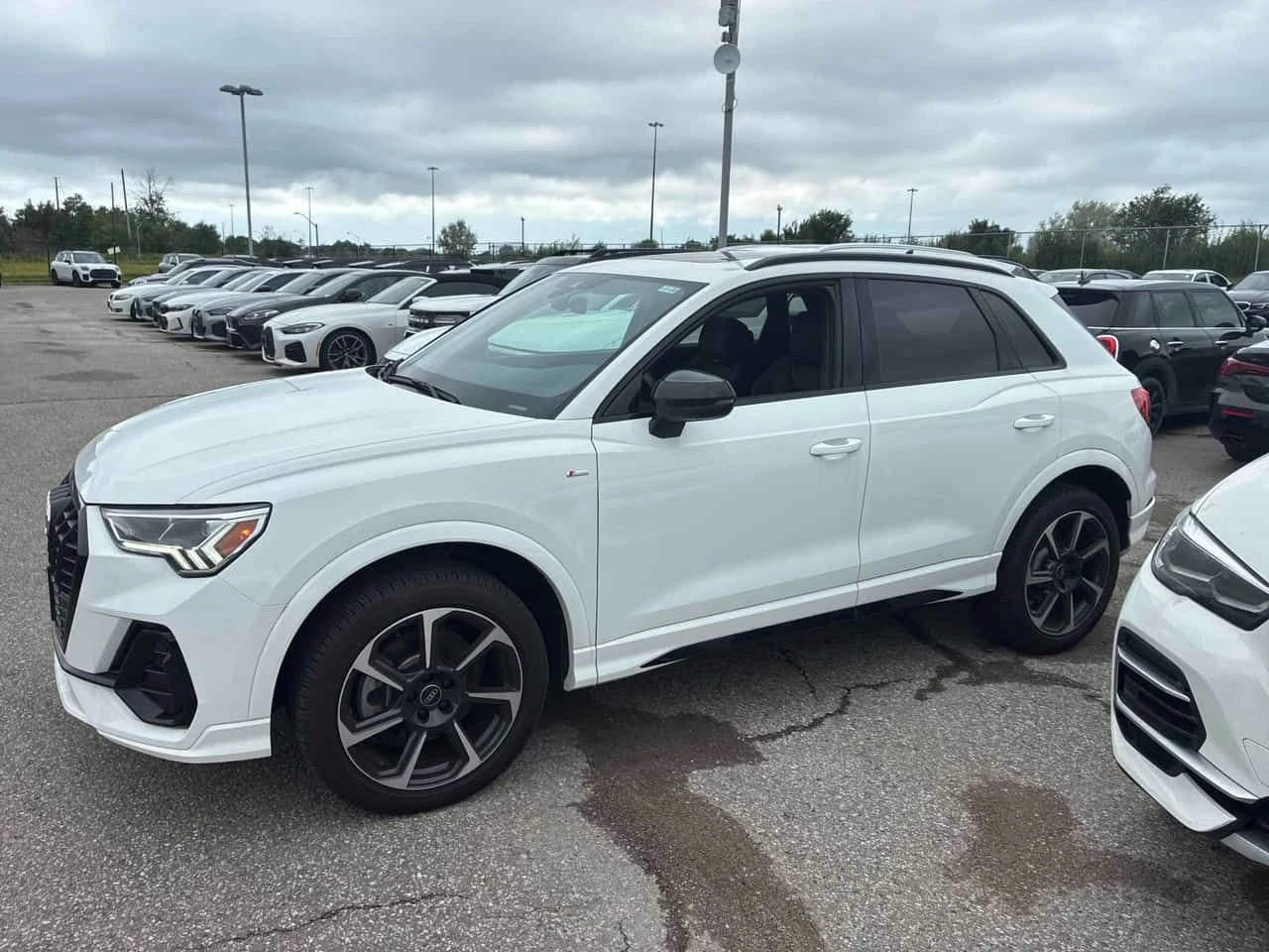 Audi Q3 Technik/ПАНОРАМА/ДИСТРОНИК/360, снимка 3 - Автомобили и джипове - 55389311