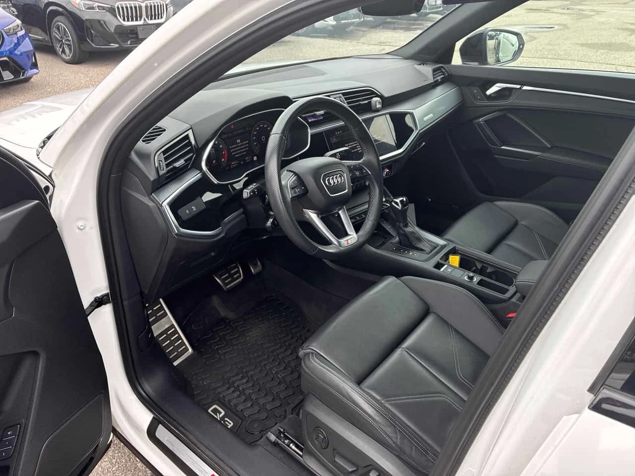 Audi Q3 Technik/ПАНОРАМА/ДИСТРОНИК/360, снимка 7 - Автомобили и джипове - 55389311