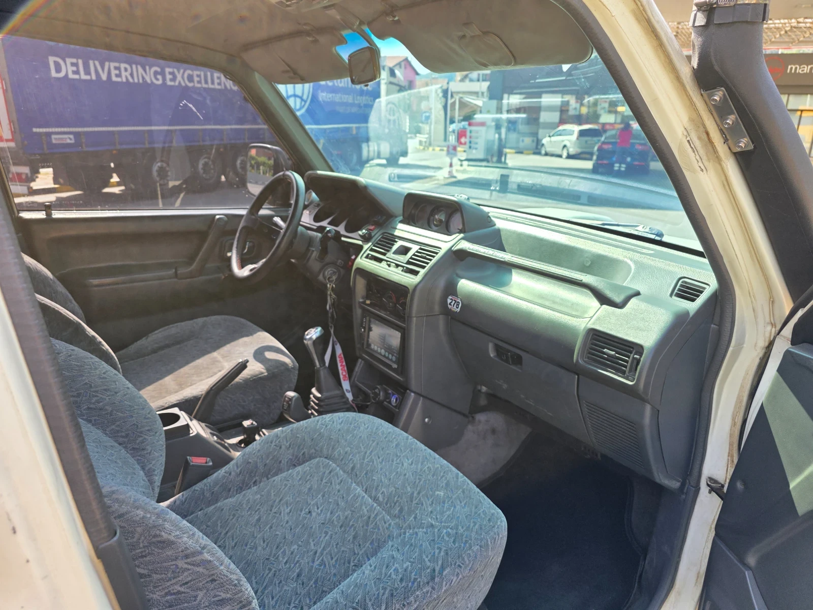 Mitsubishi Pajero 1.9 TDI, снимка 11 - Автомобили и джипове - 55607842