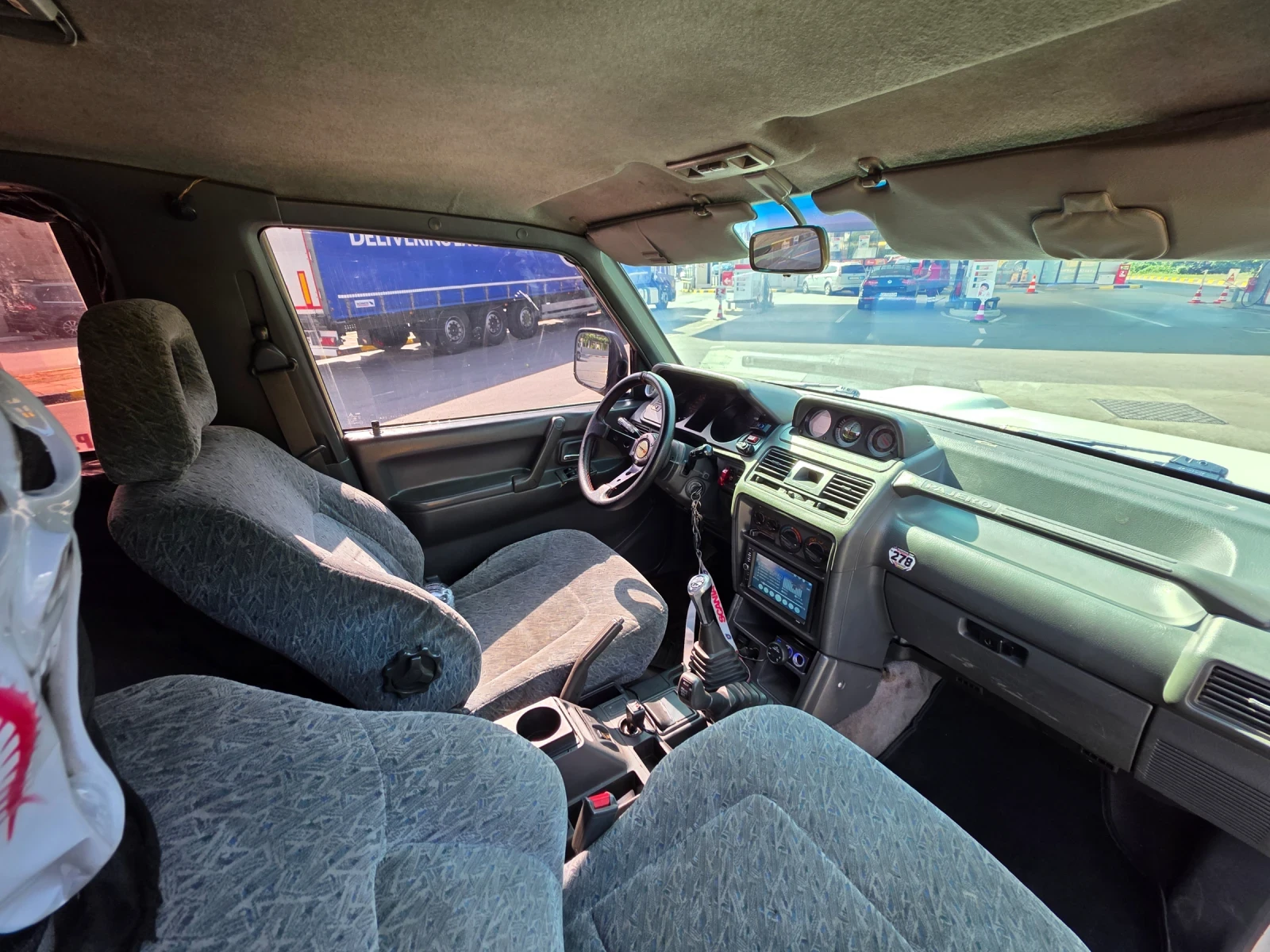 Mitsubishi Pajero 1.9 TDI, снимка 12 - Автомобили и джипове - 55607842