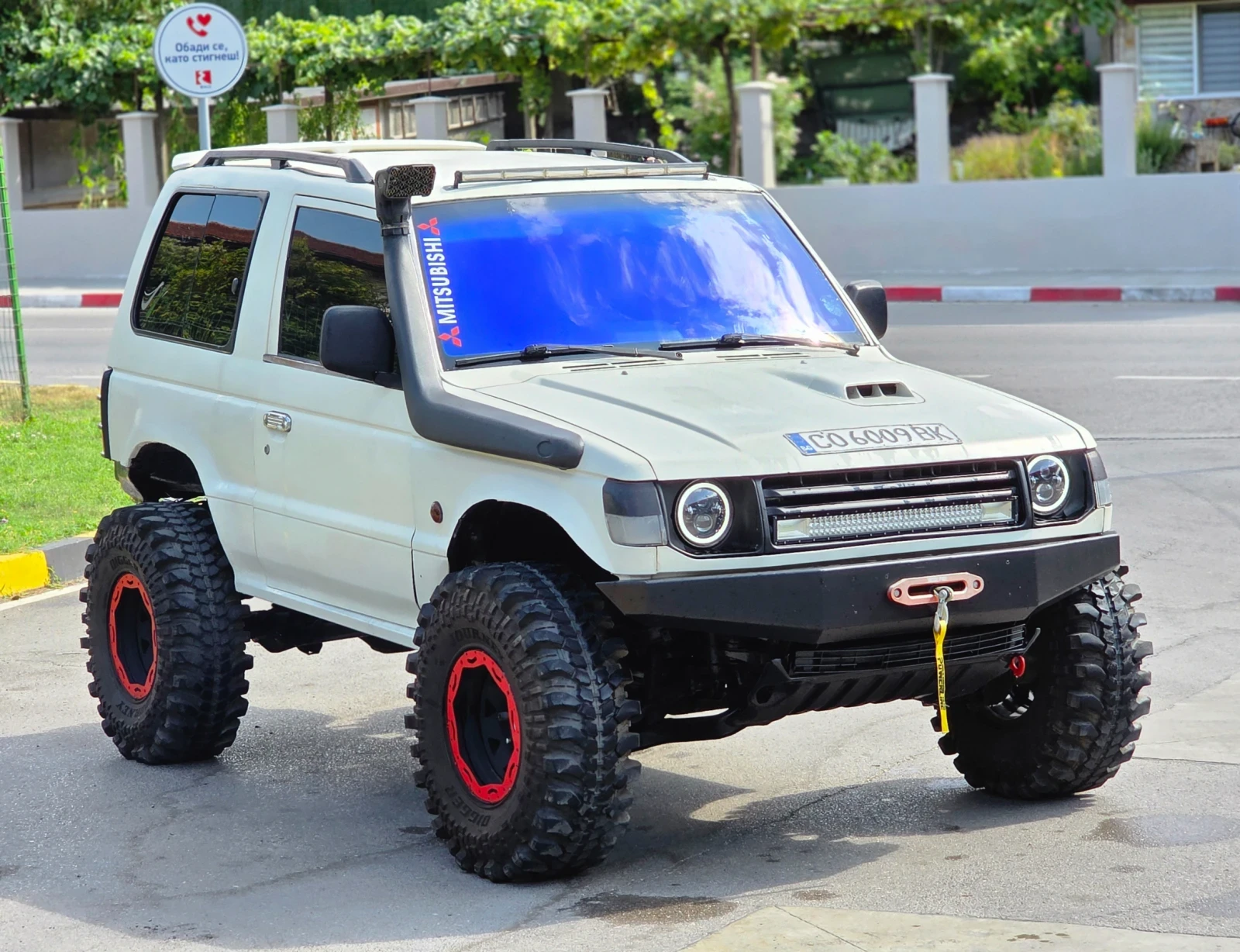 Mitsubishi Pajero 1.9 TDI, снимка 8 - Автомобили и джипове - 55607842