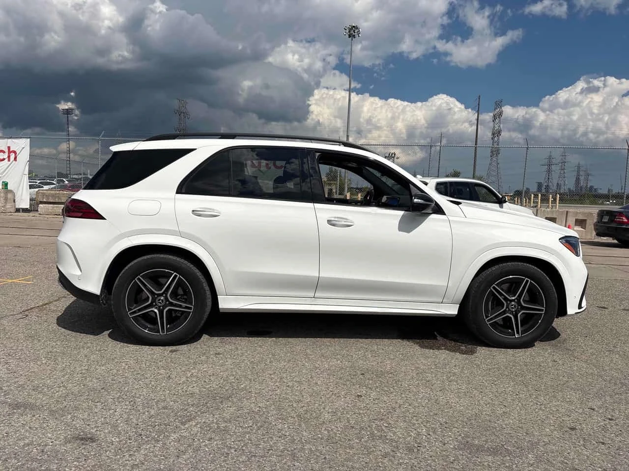 Mercedes-Benz GLE 450e 4MATIC / 360 / DIS / HUD / BURMESTER / CARFAX, снимка 3 - Автомобили и джипове - 55735214