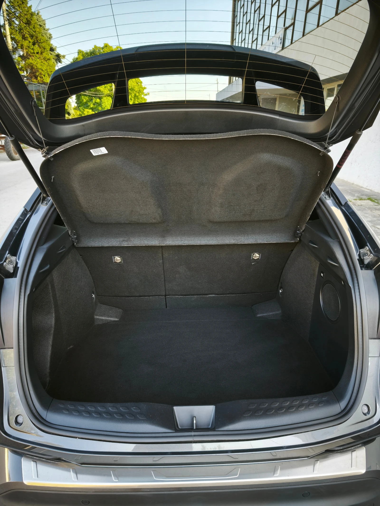 Toyota C-HR 1.2i /4x4/FACELIFT/Гаранция/, снимка 9 - Автомобили и джипове - 55739213