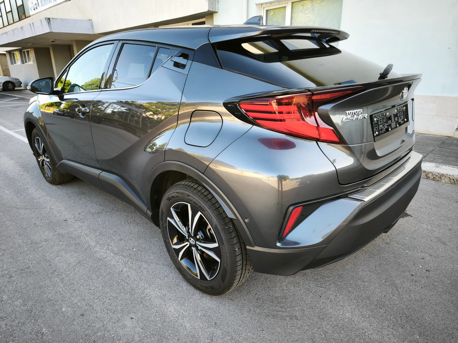 Toyota C-HR 1.2i /4x4/FACELIFT/Гаранция/, снимка 7 - Автомобили и джипове - 55739213