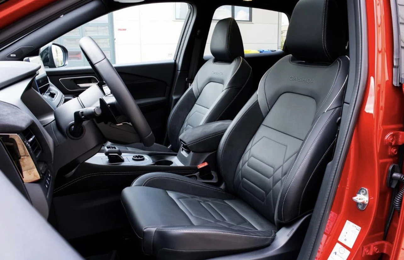 Nissan Qashqai Tekna 1.3 DIG-T Mild Hybrid 158HP Automatic 4x4, снимка 8 - Автомобили и джипове - 56230863