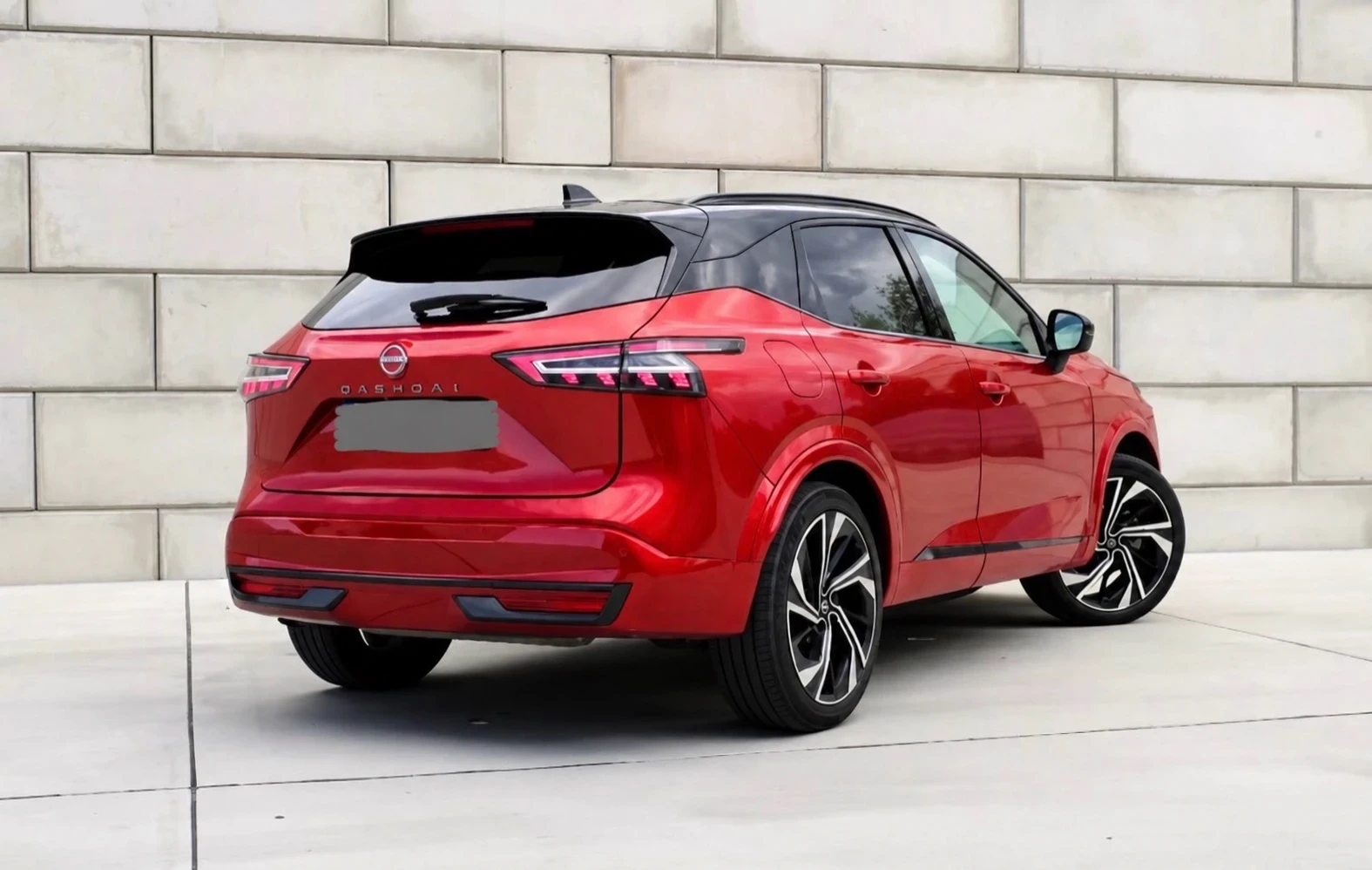 Nissan Qashqai Tekna 1.3 DIG-T Mild Hybrid 158HP Automatic 4x4, снимка 4 - Автомобили и джипове - 56230863
