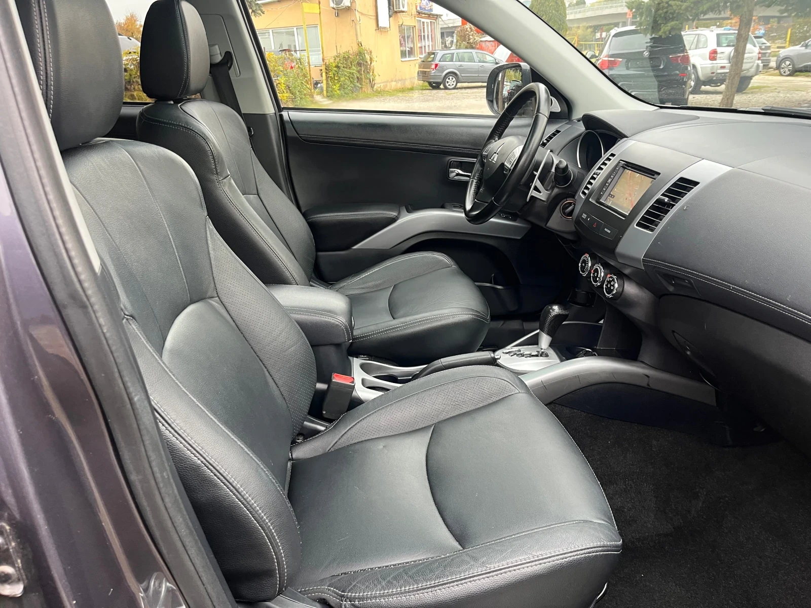 Mitsubishi Outlander 2.4 фейслифт 4х4, снимка 11 - Автомобили и джипове - 56738045