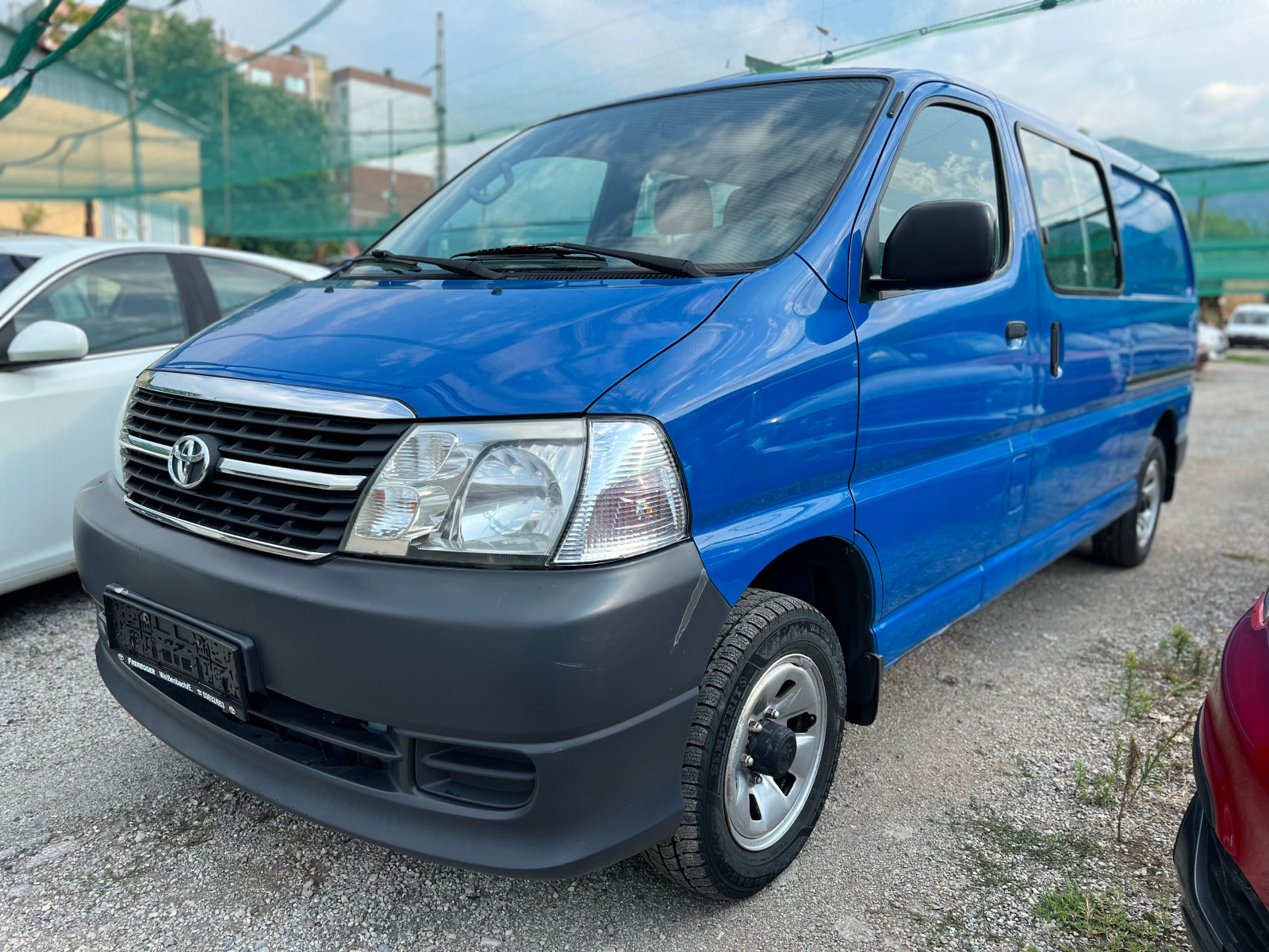 Toyota Hiace 2.5D-4D 4x4 KLIMATIK - изображение 2