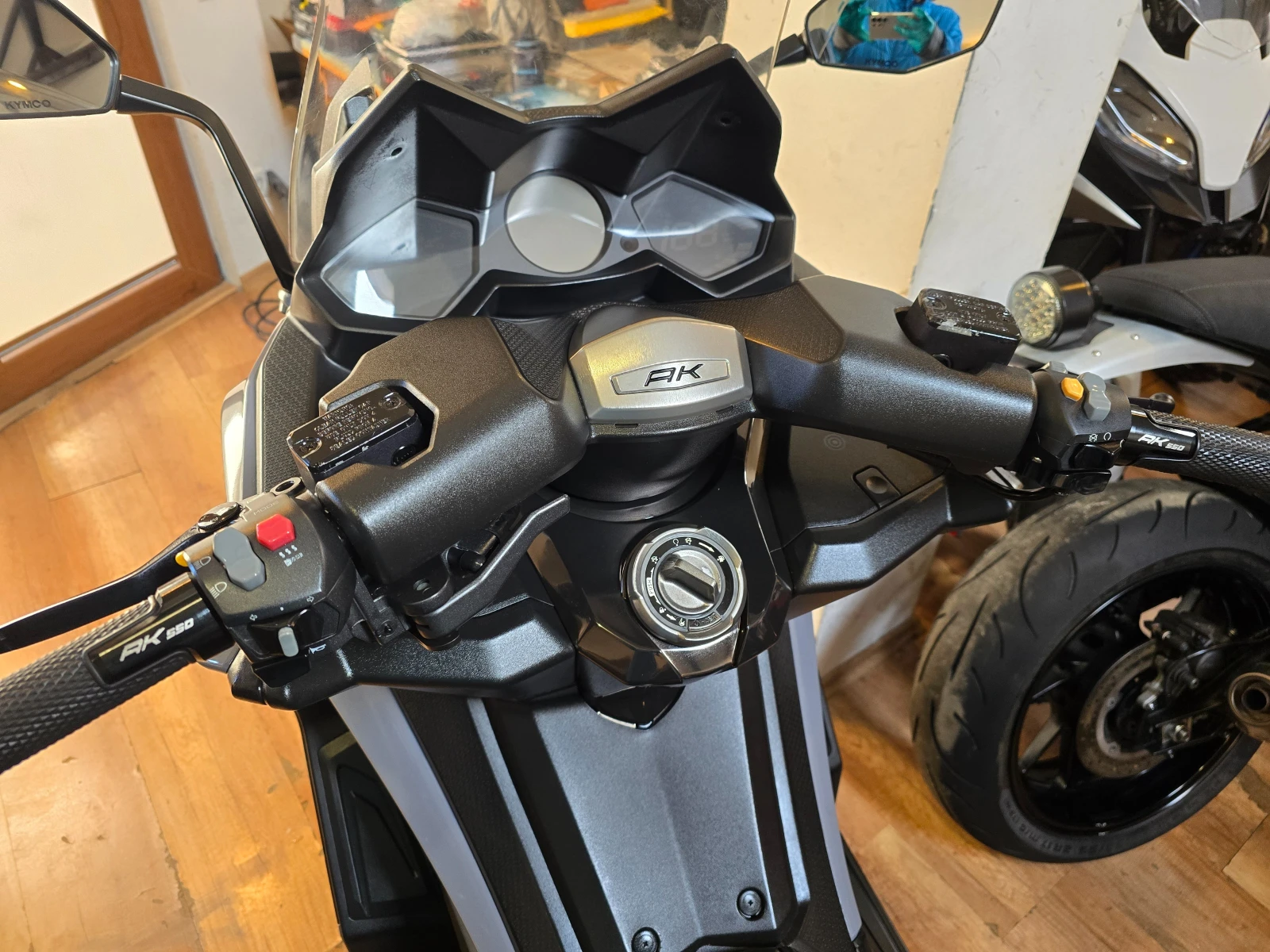 Kymco AK 550 ABS TRC   - изображение 6