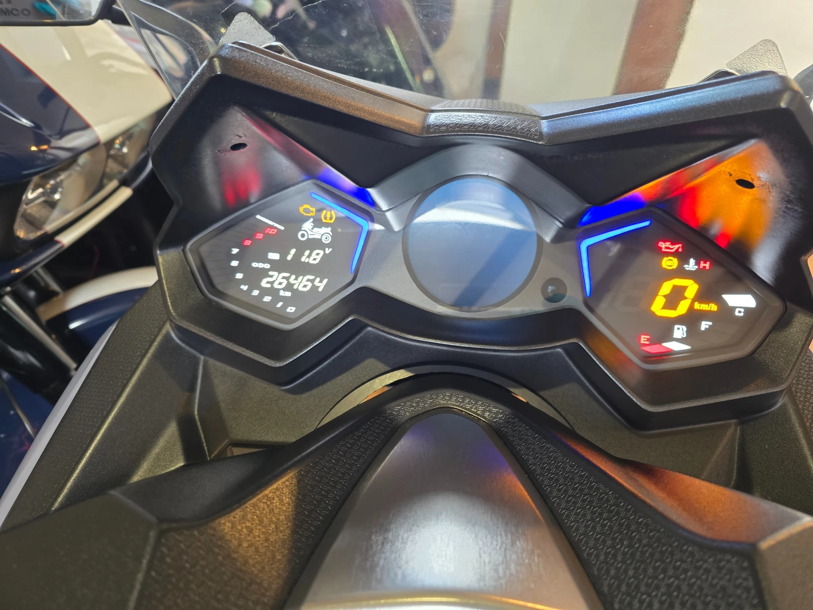 Kymco AK 550 ABS TRC   - изображение 10