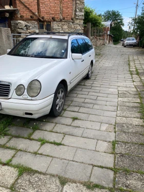     Mercedes-Benz E 320 4 matic