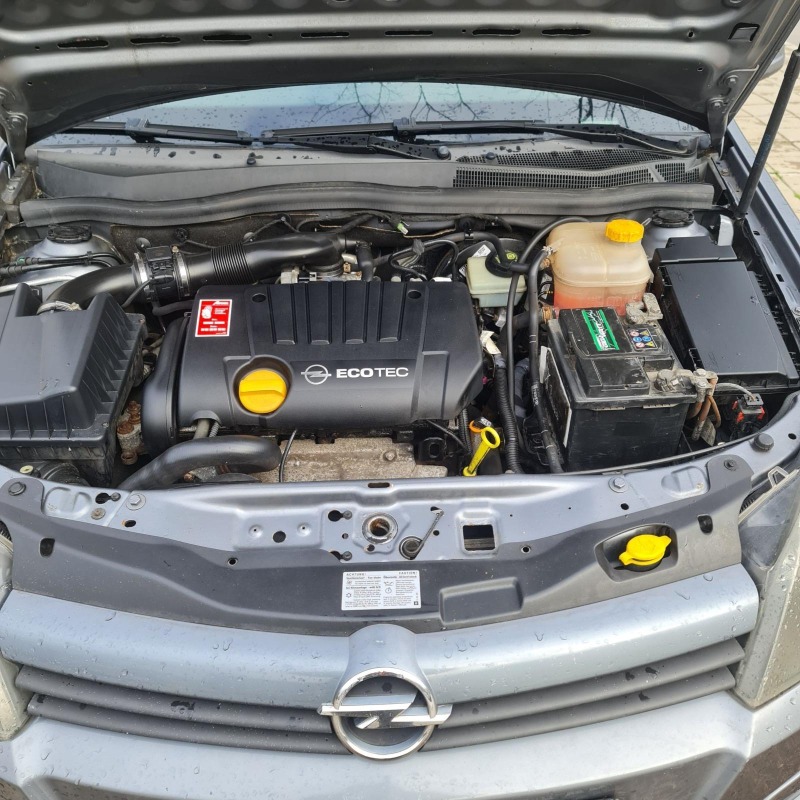 Opel Astra 1.8 автомат, климатик , снимка 5 - Автомобили и джипове - 45279912