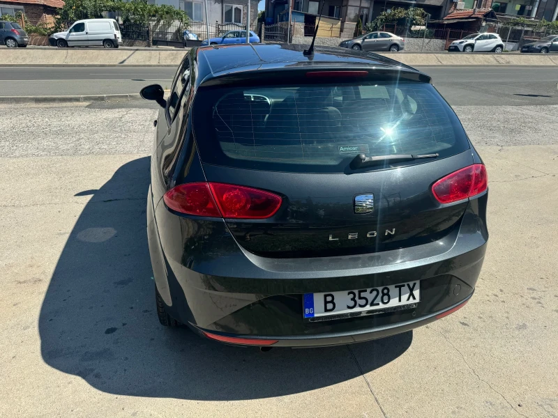 Seat Leon 1.6 TDI 105 коня ЛИЗИНГ, снимка 5 - Автомобили и джипове - 47356481