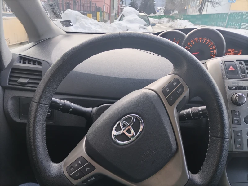 Toyota Verso, снимка 5 - Автомобили и джипове - 48930518