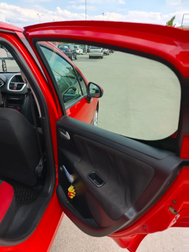 Peugeot 207 1.4i, снимка 14 - Автомобили и джипове - 51605049