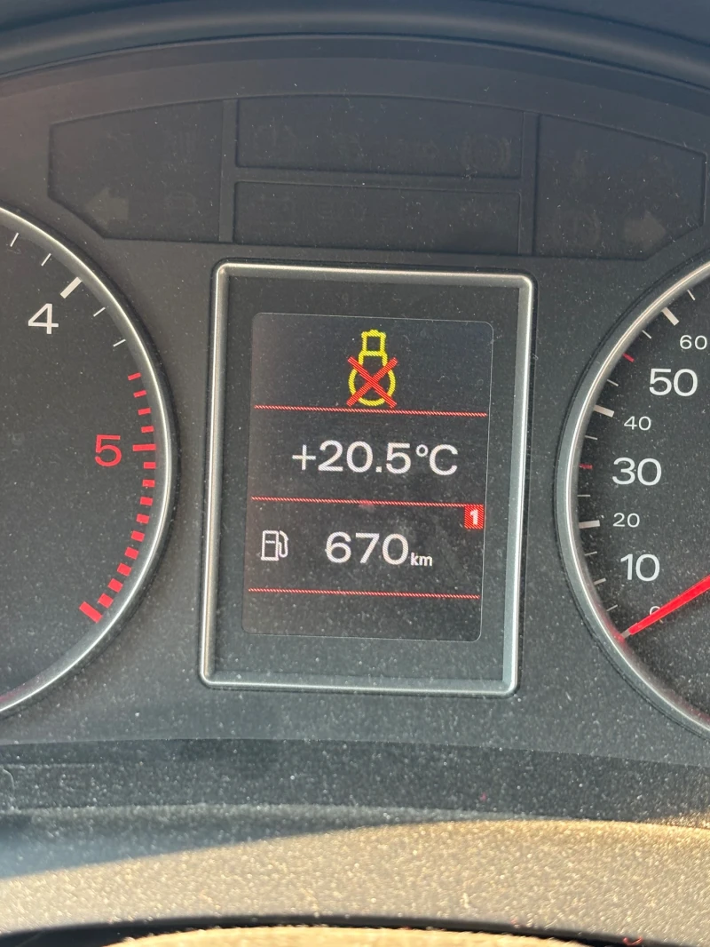 Audi A4, снимка 7 - Автомобили и джипове - 52287574