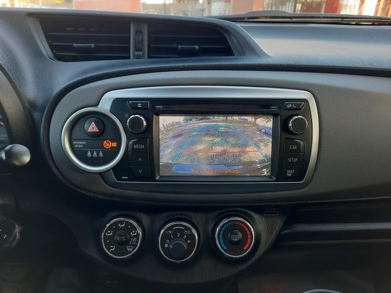 Toyota Yaris 1.0 vvti, снимка 15 - Автомобили и джипове - 51953012