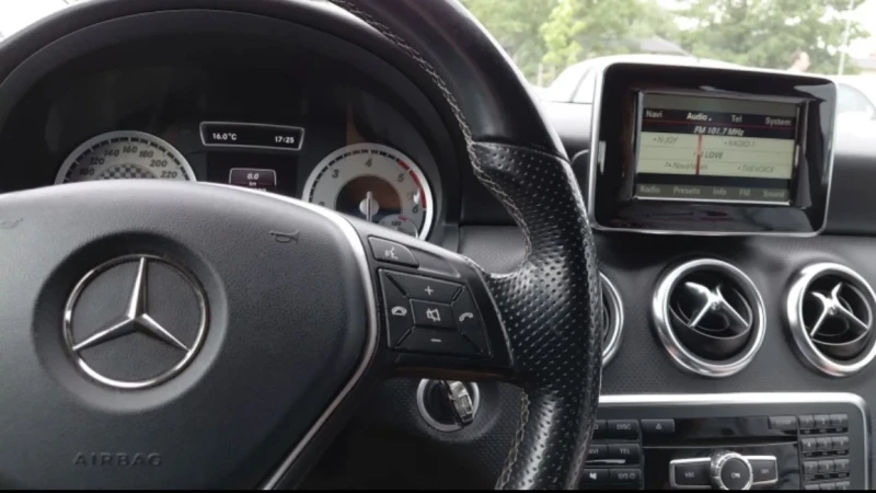 Mercedes-Benz A 160 1.6CDI/2014-194000km, снимка 16 - Автомобили и джипове - 53122369