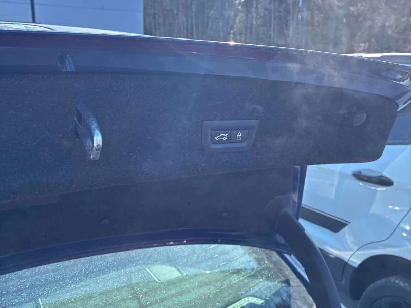 BMW 330 e xDrive/CARFAX/HUD/ШИБИДАХ, снимка 14 - Автомобили и джипове - 53599611