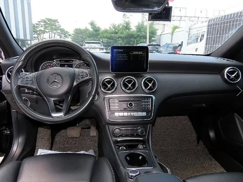 Mercedes-Benz A 200 1.6 TOP, снимка 7 - Автомобили и джипове - 55718605
