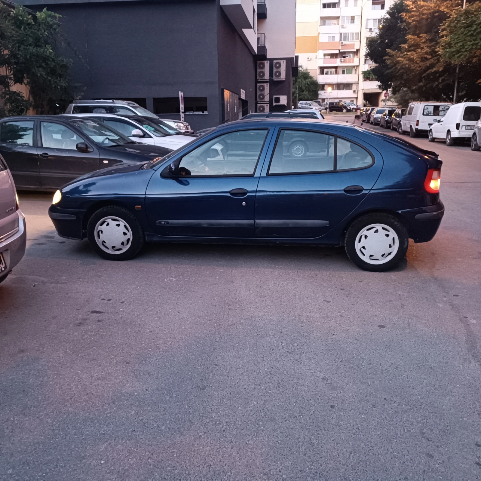 Renault Megane 1, 4i 16V - изображение 5