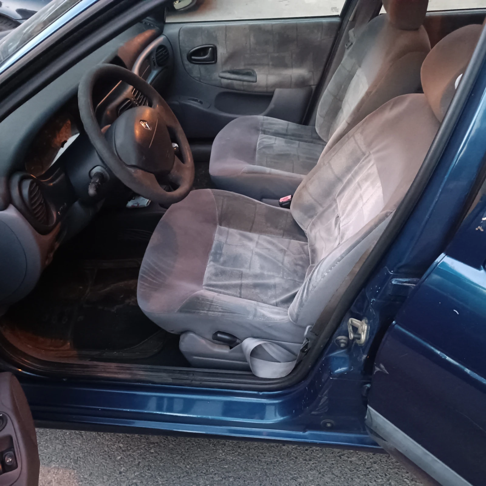 Renault Megane 1, 4i 16V - изображение 6