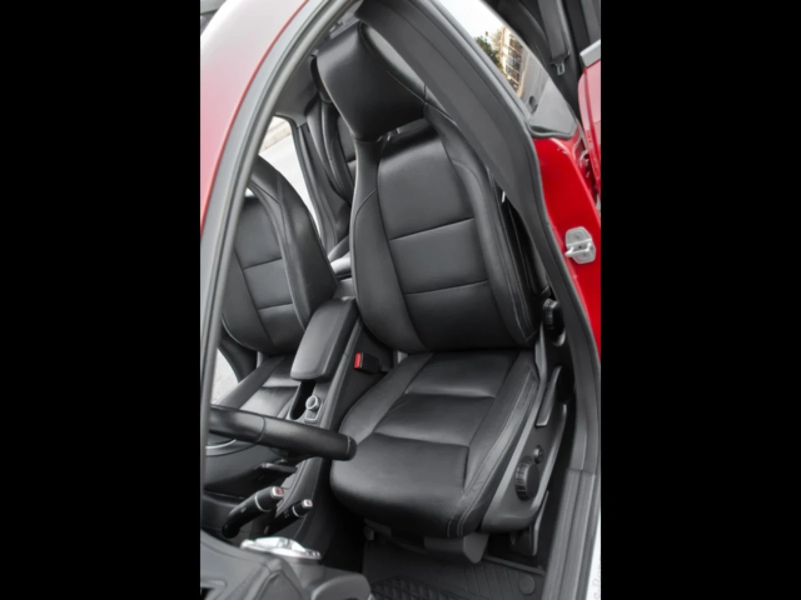 Mercedes-Benz CLA 220  - изображение 7