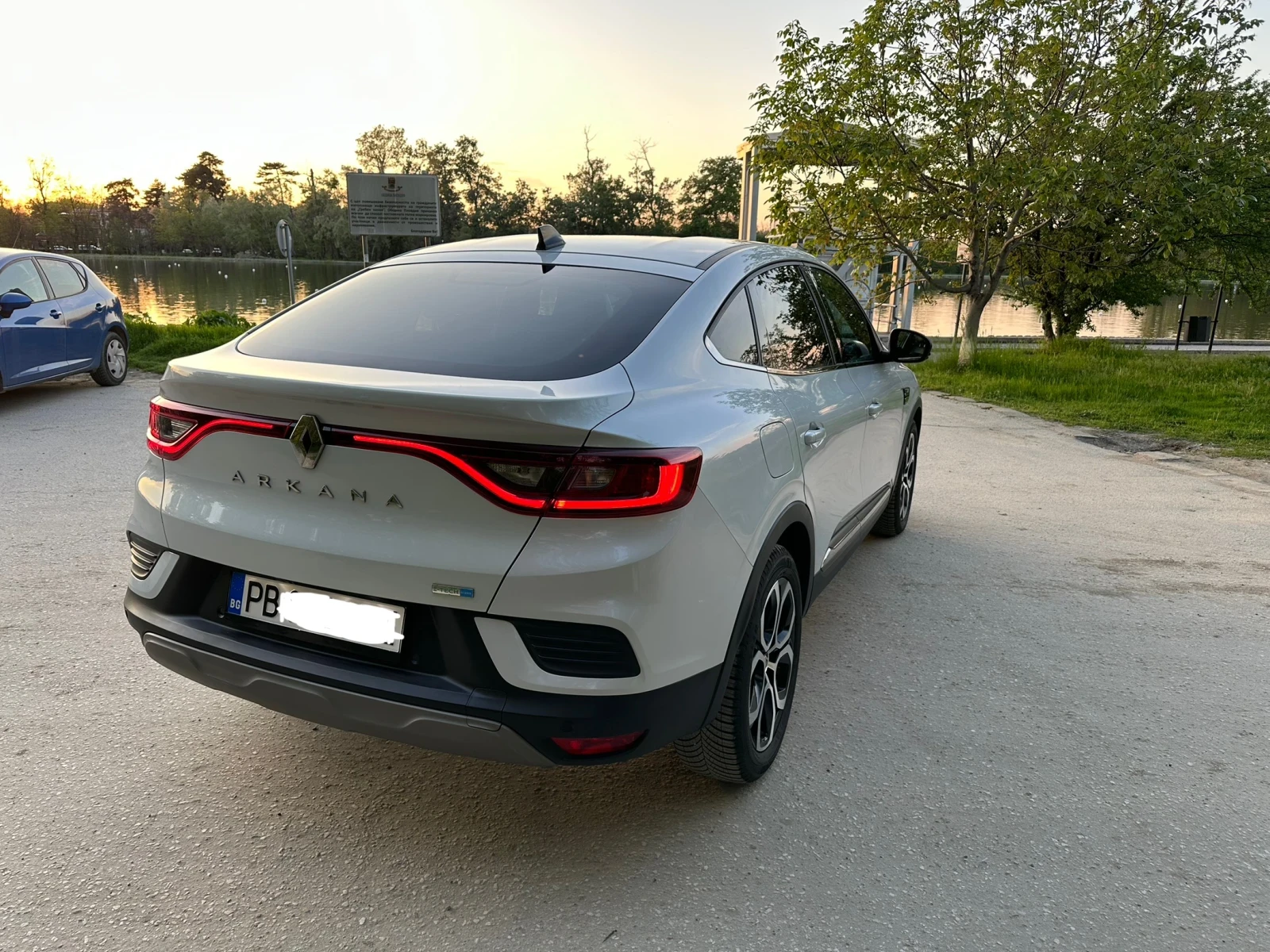 Renault Arkana 1.6 E-TECH HYBRID - изображение 4