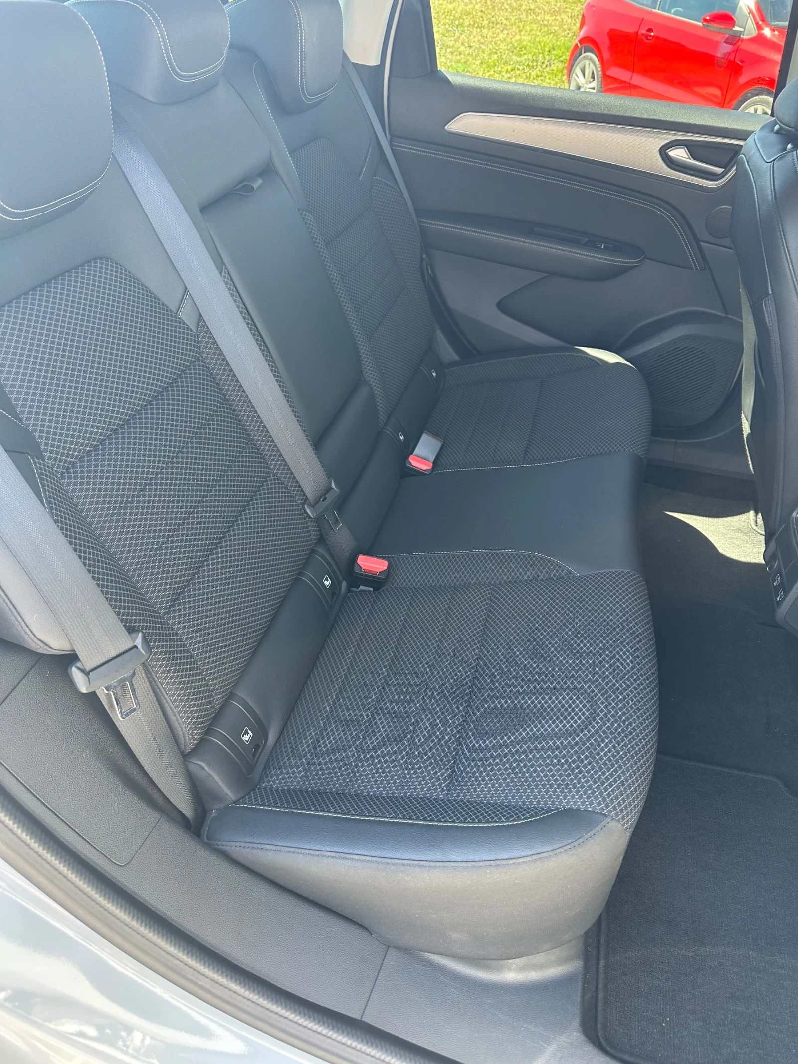 Renault Arkana 1.6 E-TECH HYBRID - изображение 10