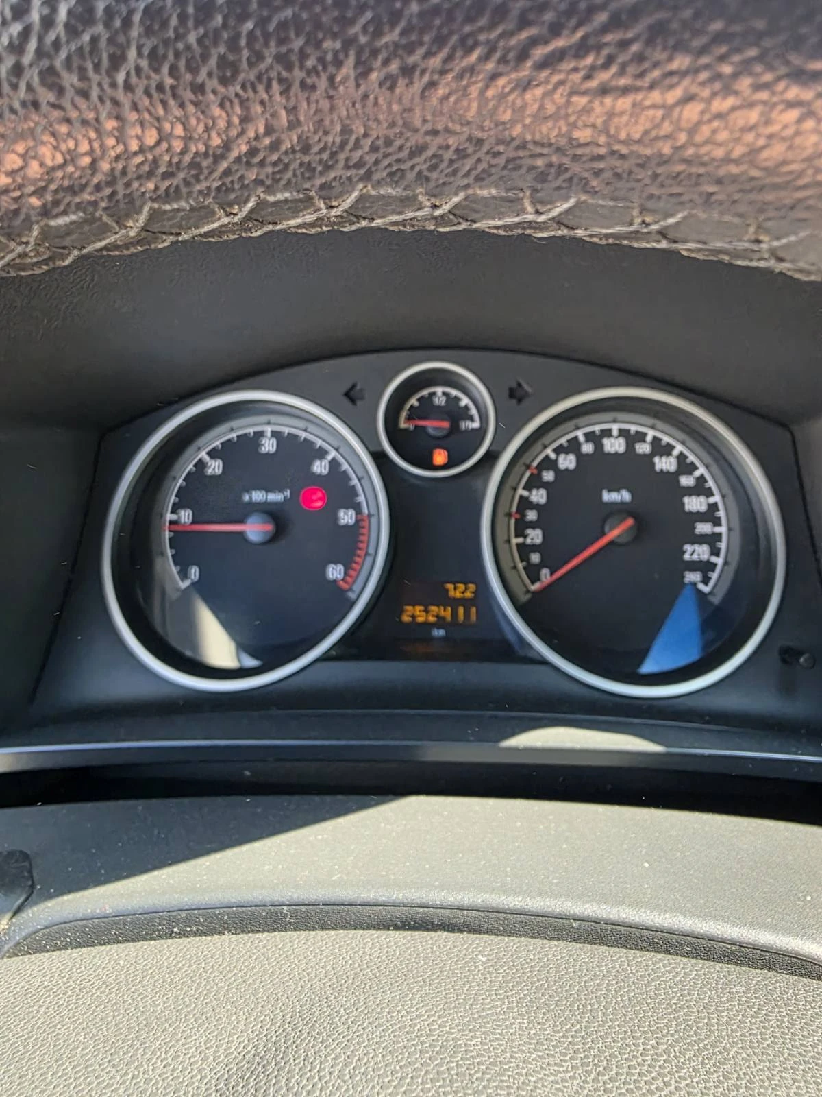 Opel Zafira 1.9, снимка 12 - Автомобили и джипове - 53853965