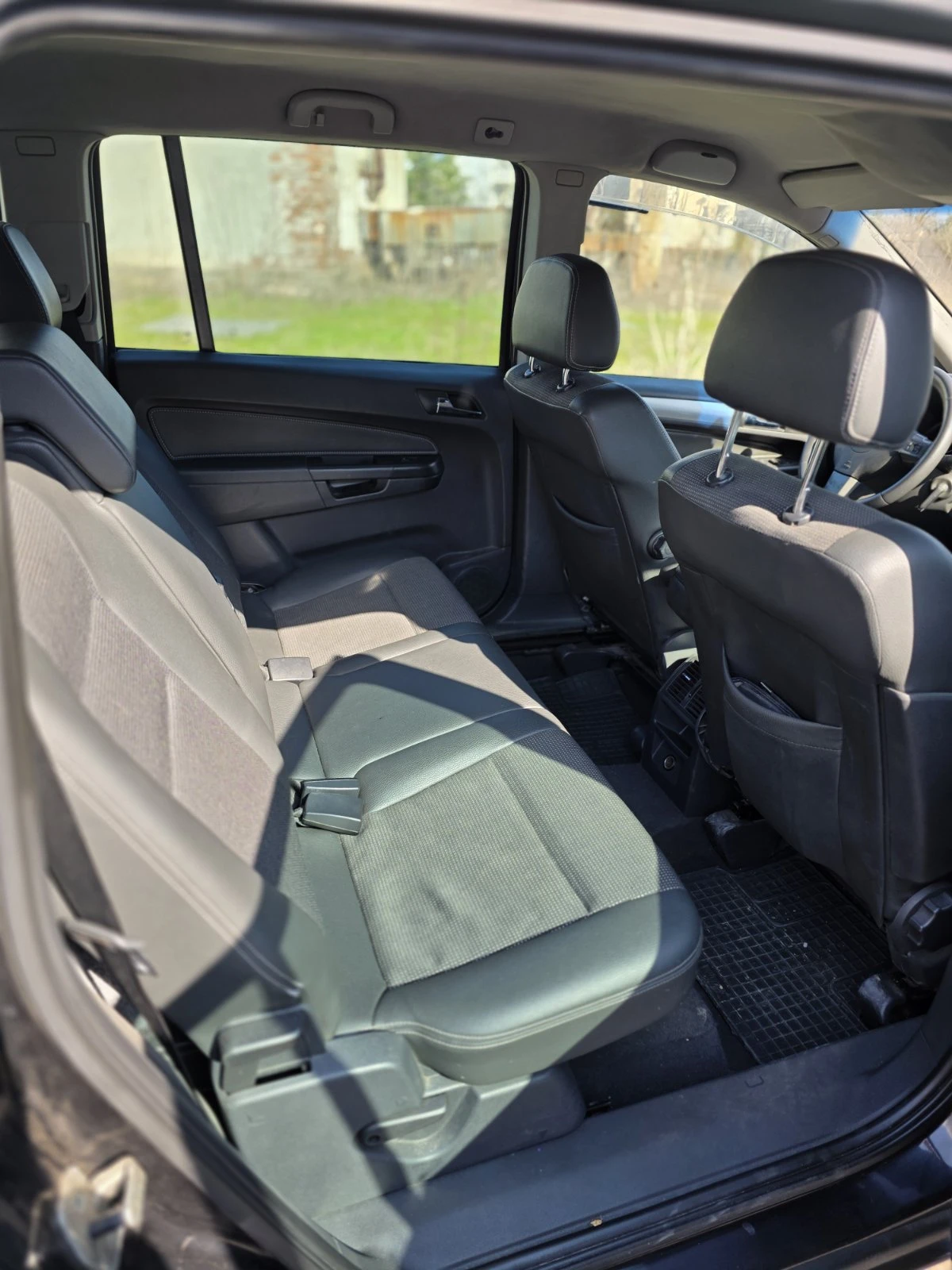 Opel Zafira 1.9, снимка 7 - Автомобили и джипове - 53853965