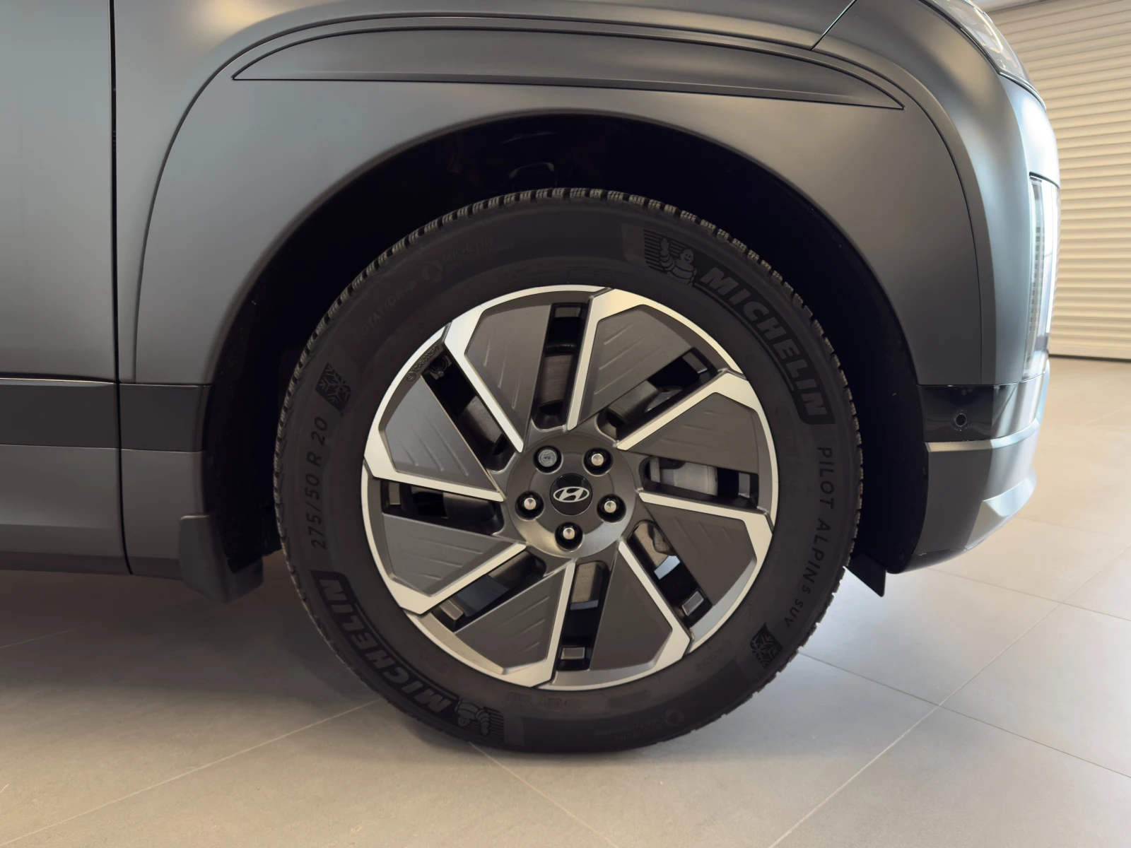 Hyundai IONIQ 9 CALLIGRAPHY PERMORMANCE 110 kWh AWD, снимка 9 - Автомобили и джипове - 54043532